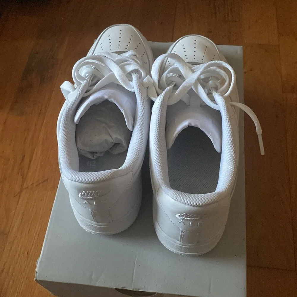 White airforce 1 (Lowtop) - Picture 3 of 4